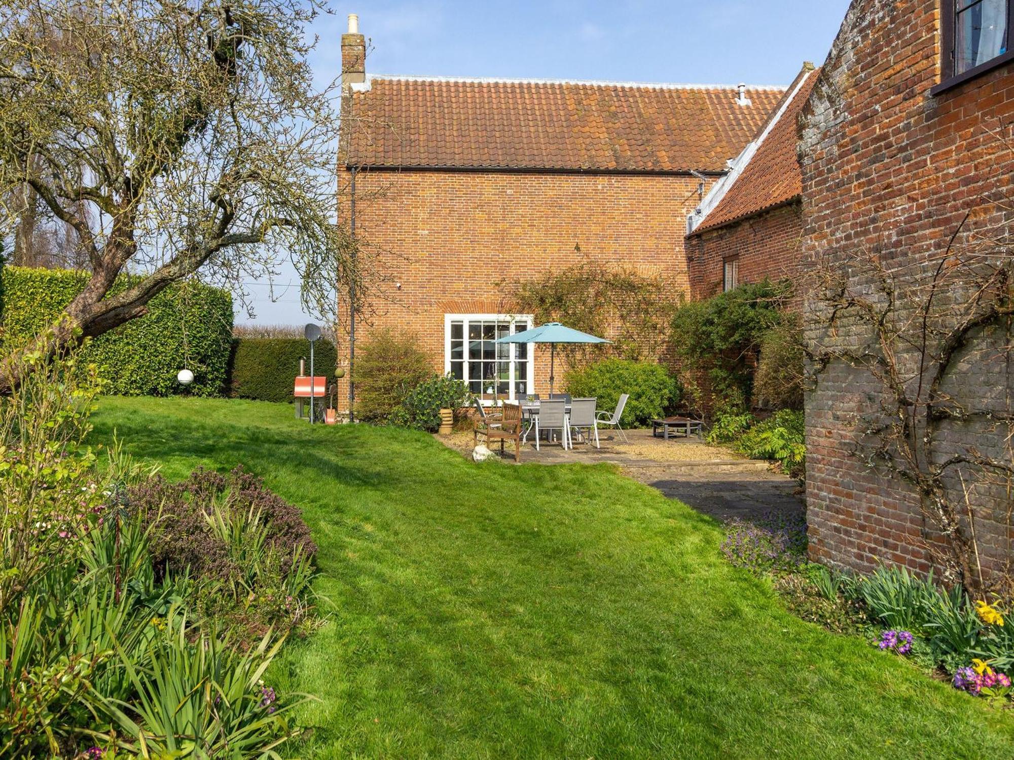 Hemblington Hall Arts And Leisure Ltd South Walsham 외부 사진